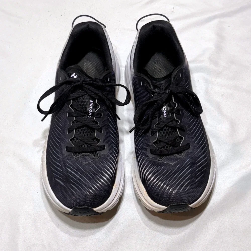 Hoka Rincon 3 Running Shoes Womens 7 Black White Lightweight Sneakers 1119396